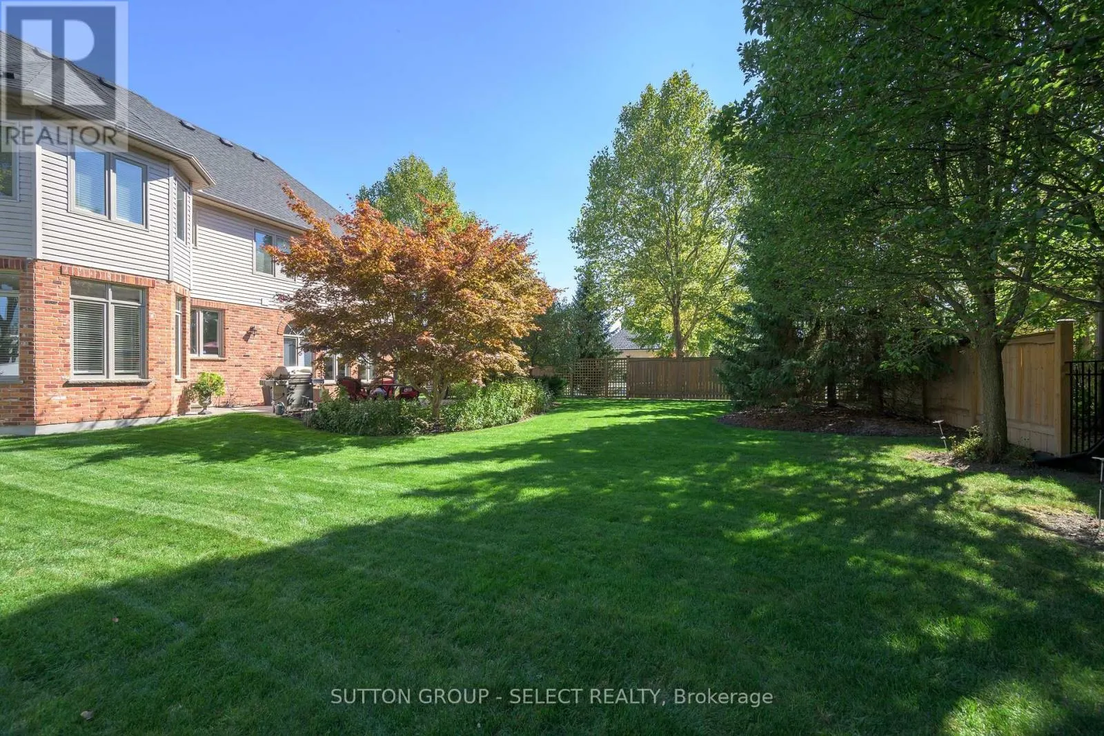 270 EAST RIVERTRACE WALK