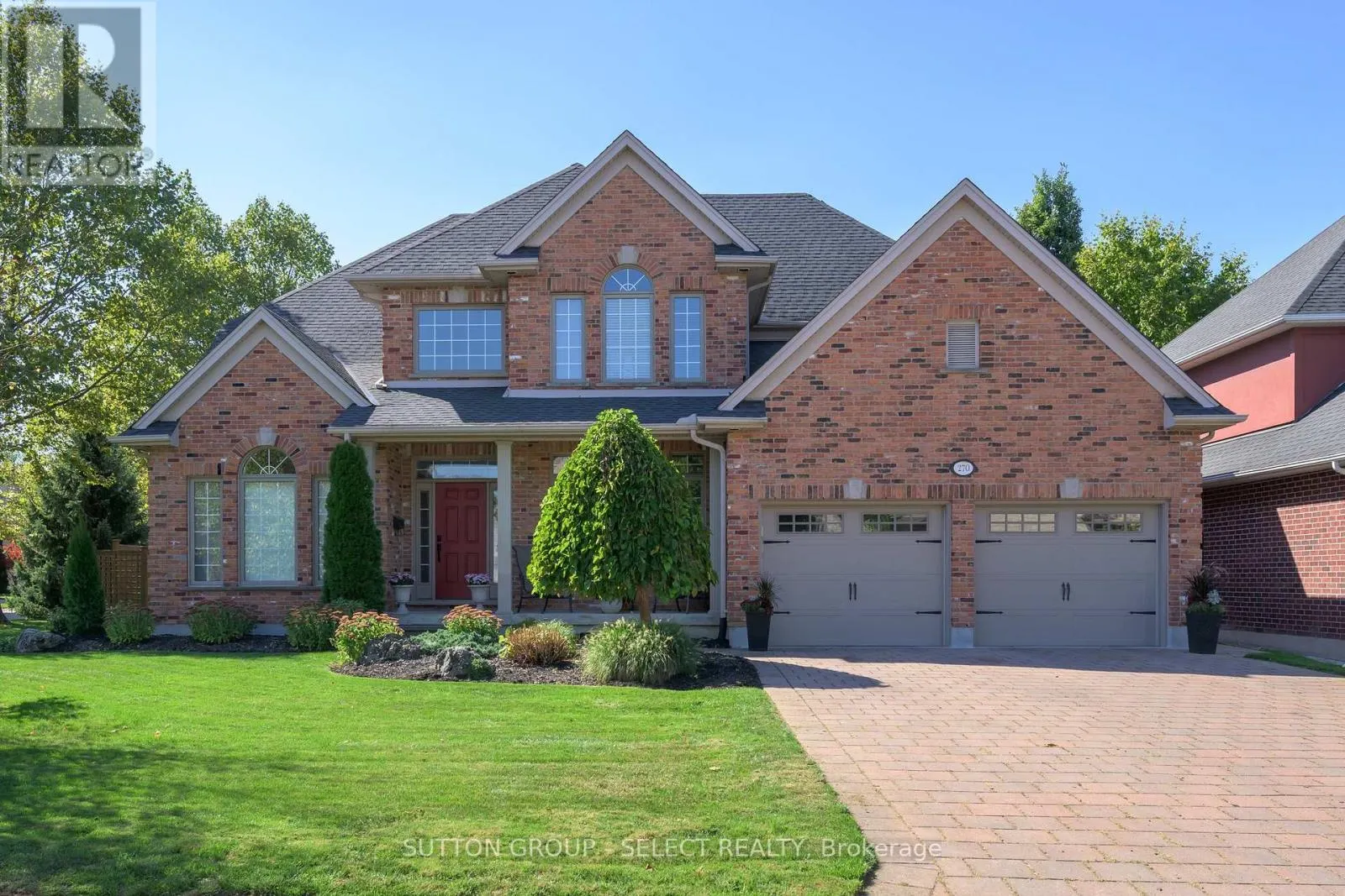 270 EAST RIVERTRACE WALK