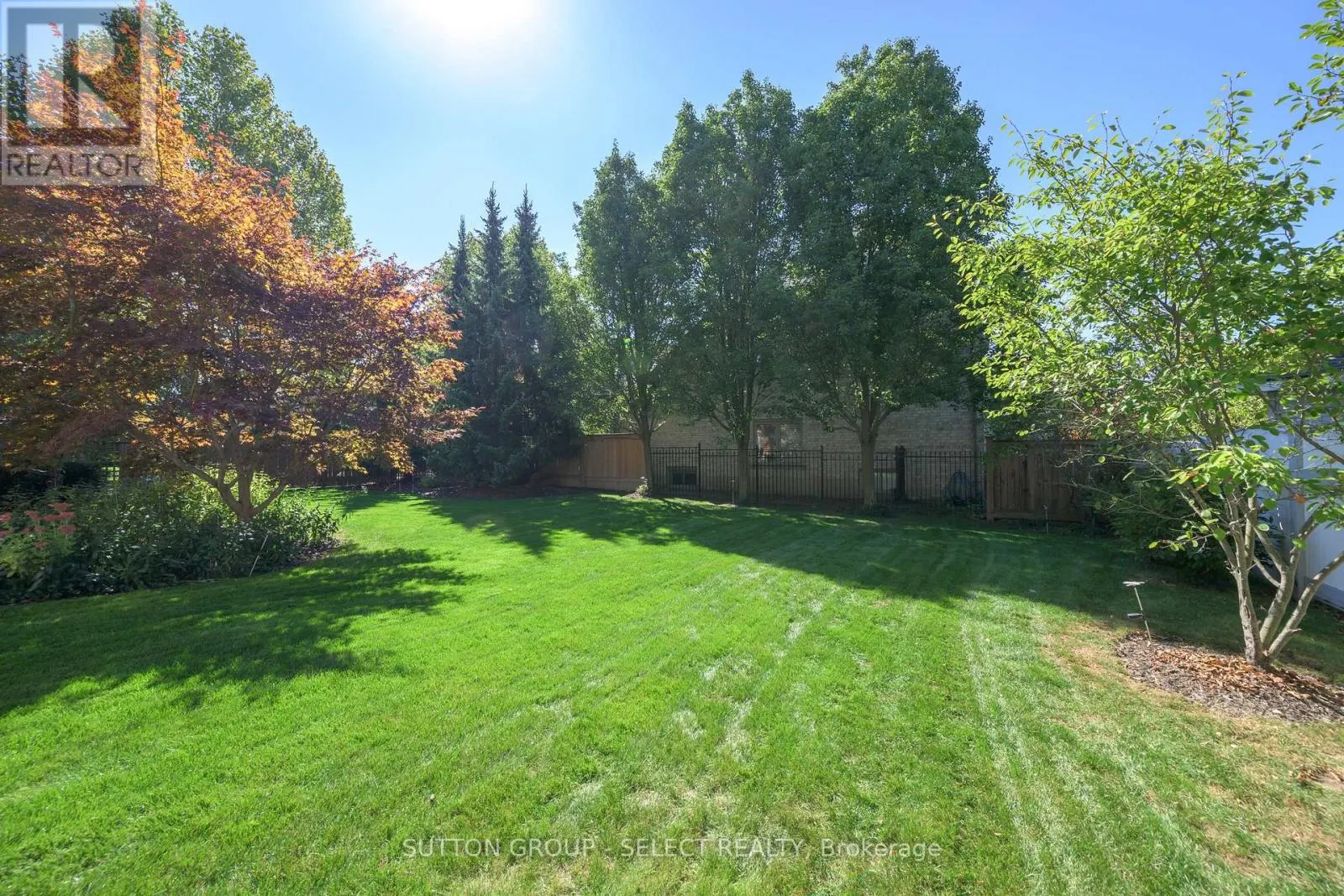 270 EAST RIVERTRACE WALK