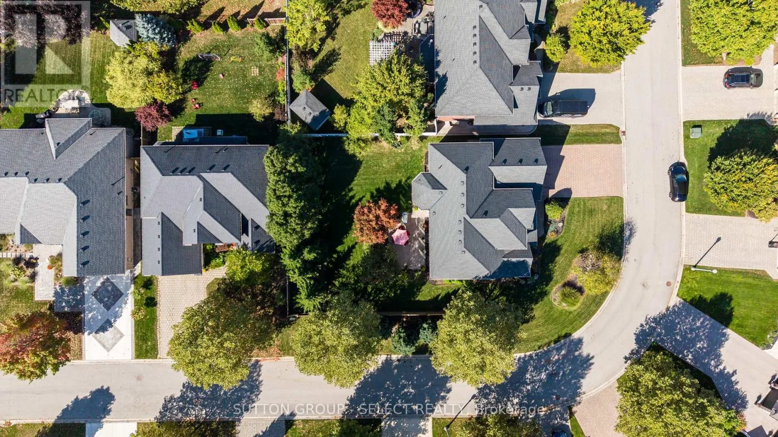 270 EAST RIVERTRACE WALK