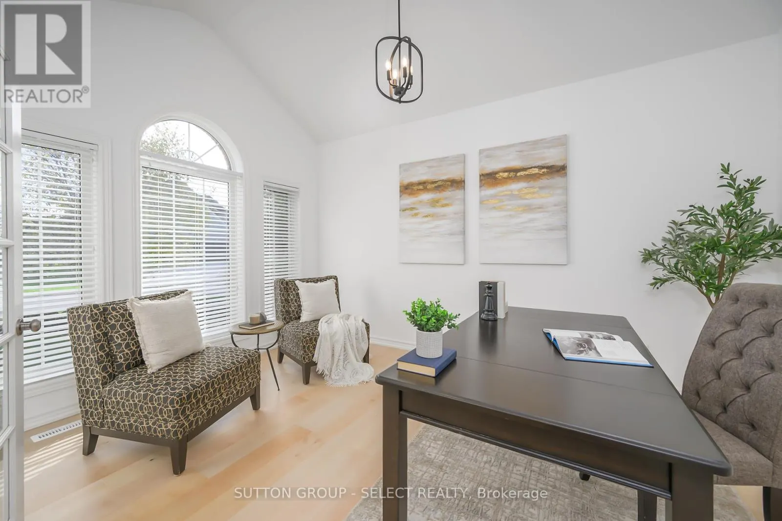 270 EAST RIVERTRACE WALK