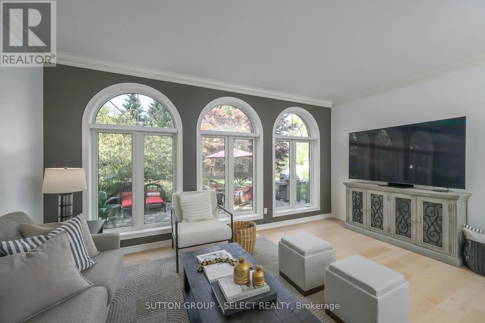 270 EAST RIVERTRACE WALK