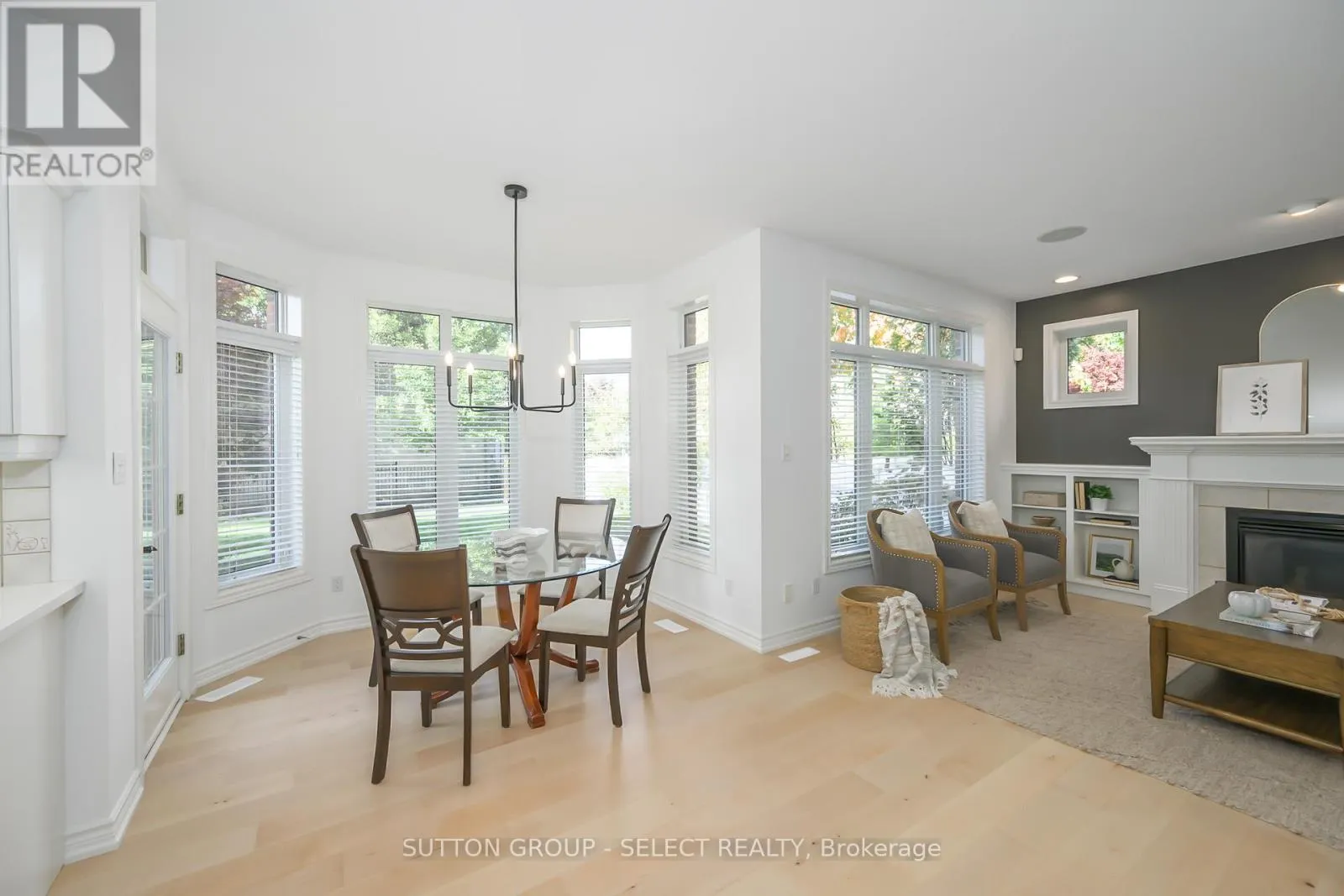 270 EAST RIVERTRACE WALK