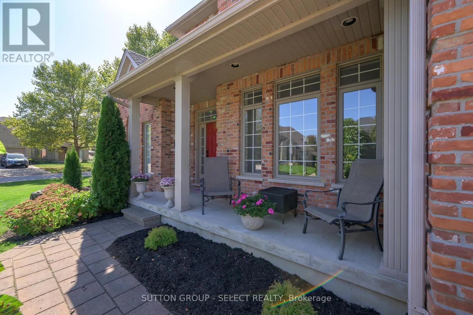 270 EAST RIVERTRACE WALK