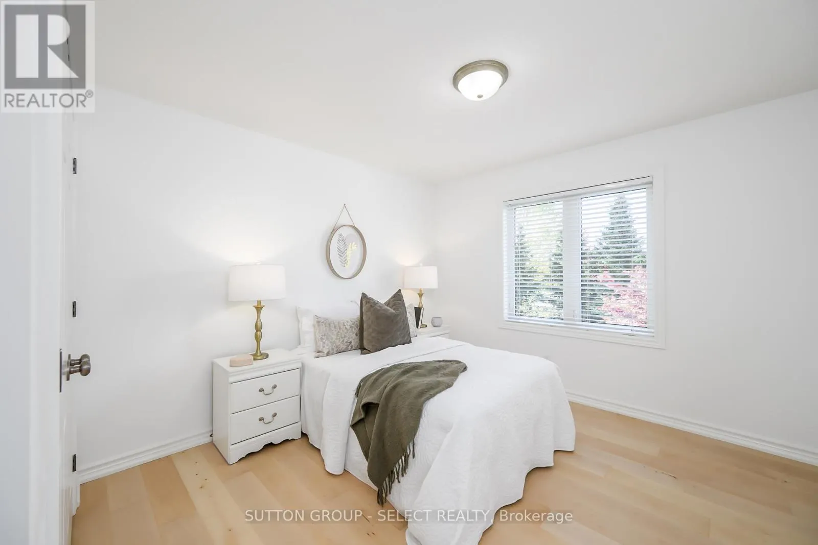 270 EAST RIVERTRACE WALK