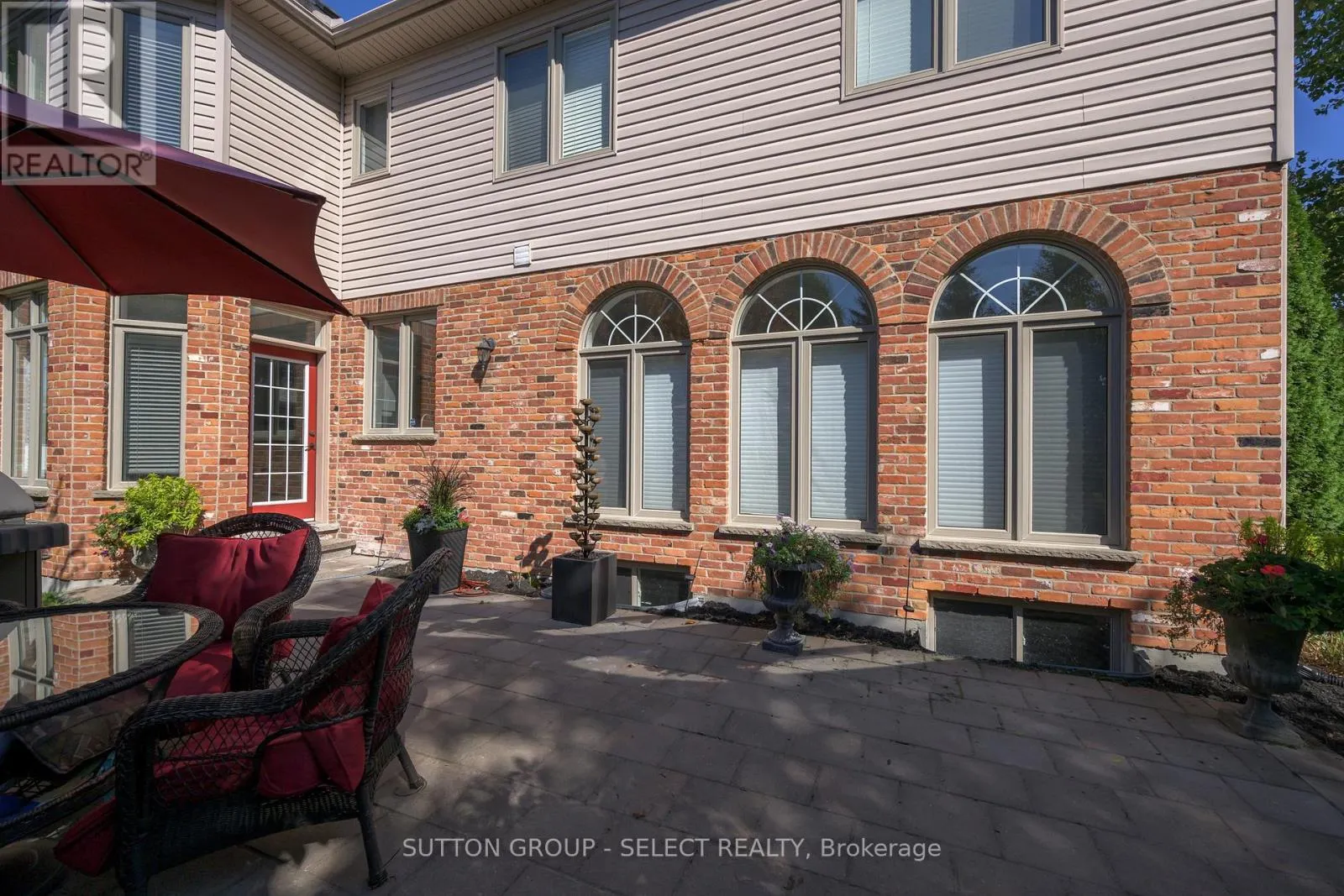 270 EAST RIVERTRACE WALK