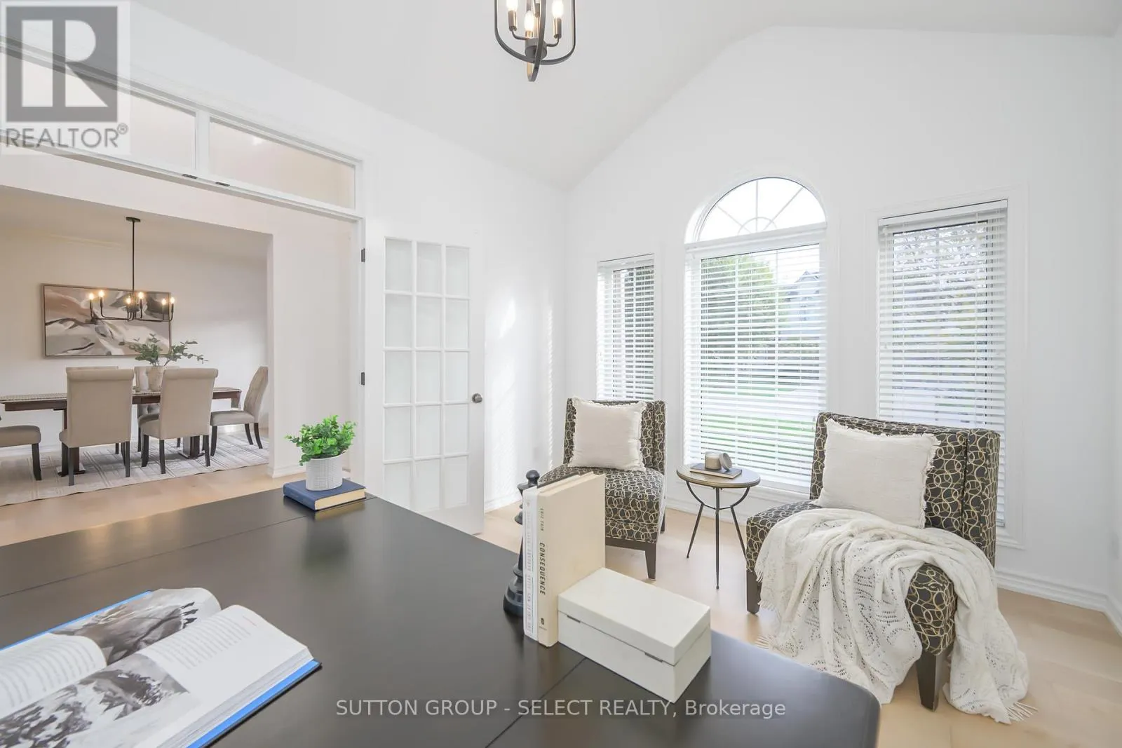 270 EAST RIVERTRACE WALK