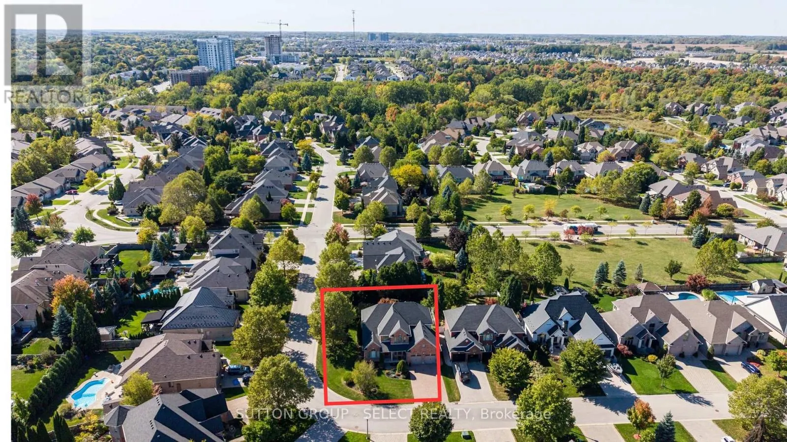 270 EAST RIVERTRACE WALK