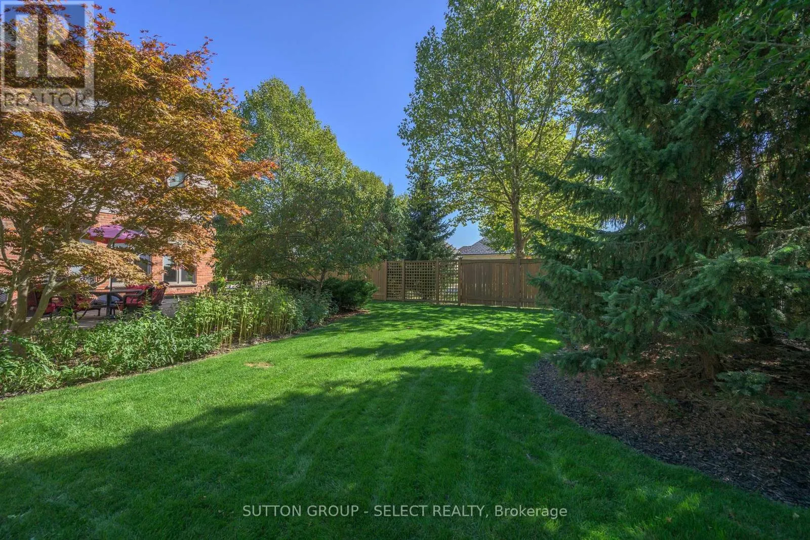 270 EAST RIVERTRACE WALK