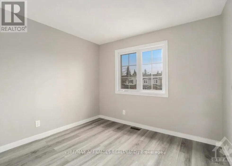 563 LATOUR CRESCENT