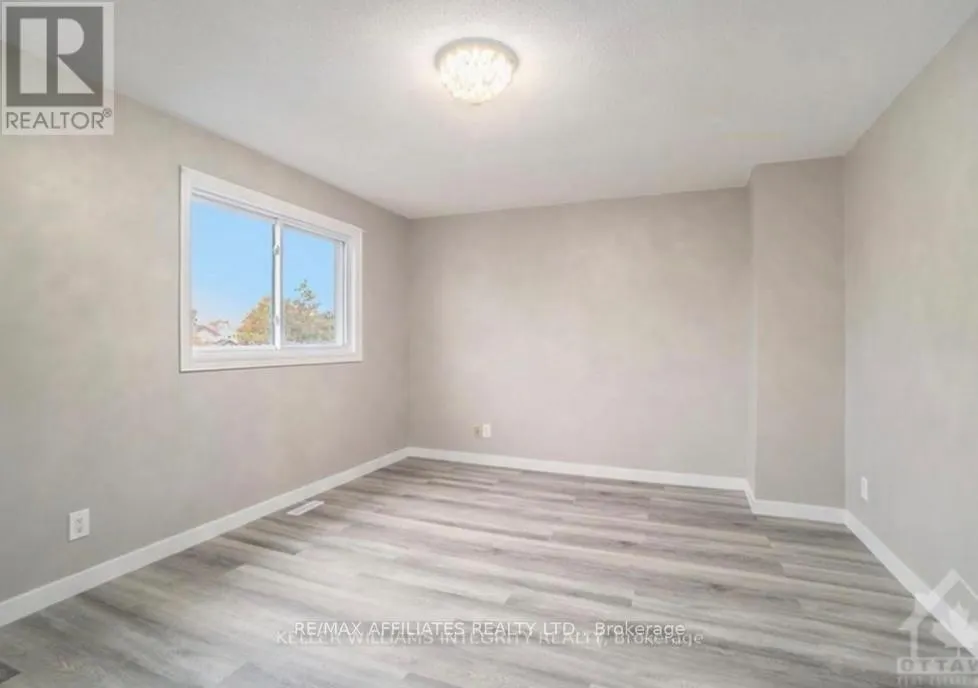 563 LATOUR CRESCENT