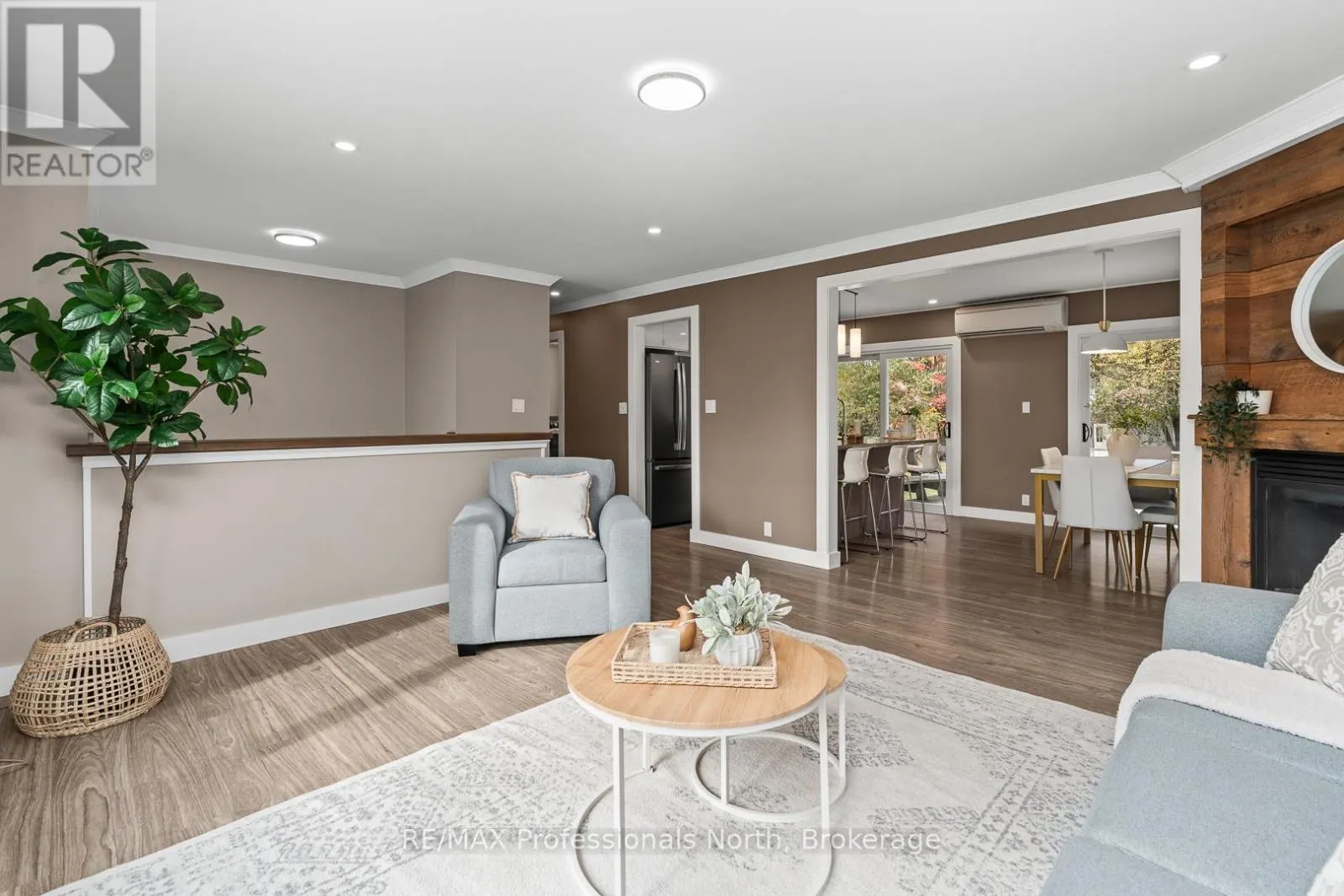 11 ANDREA DRIVE