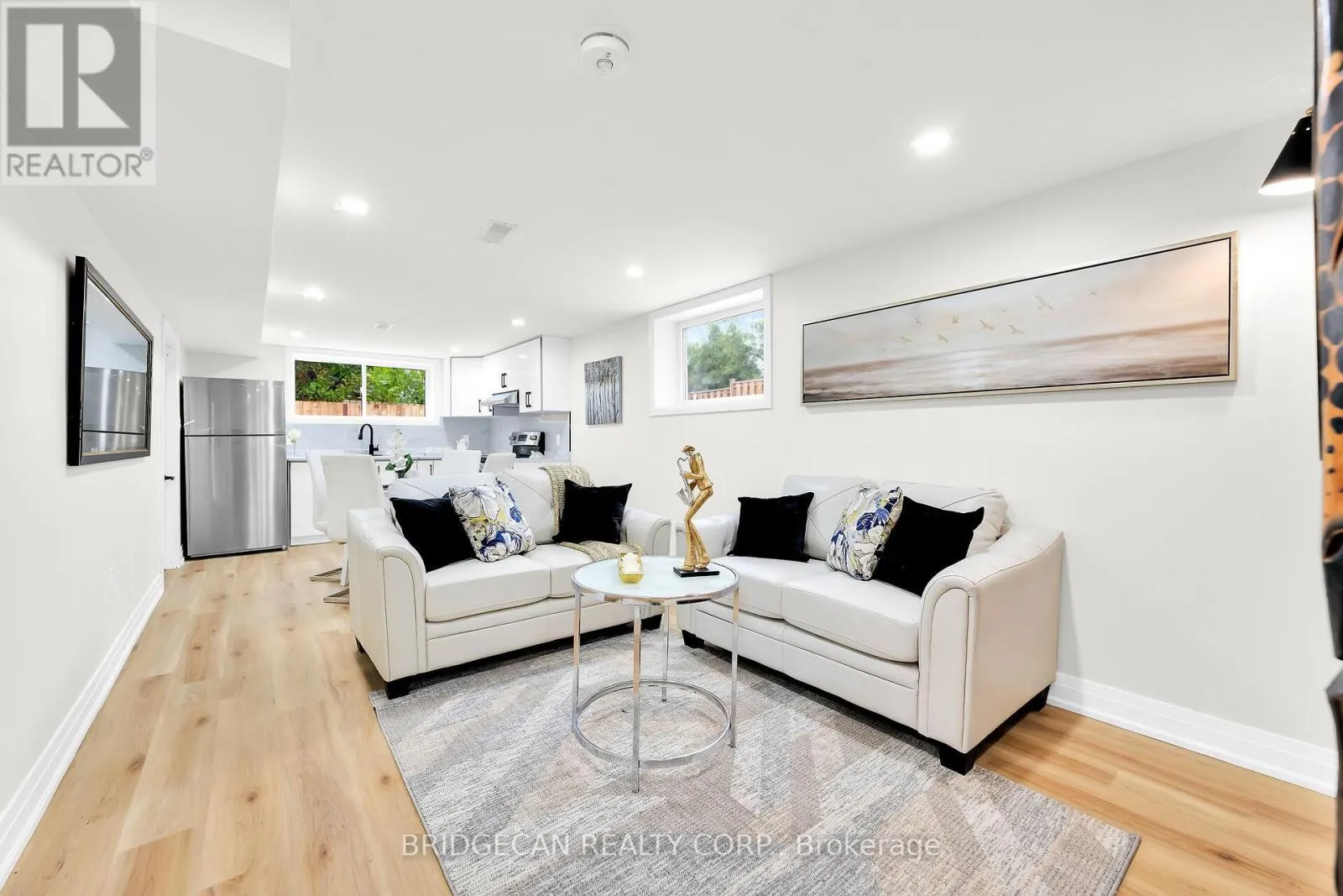 121 APPLEFORD ROAD