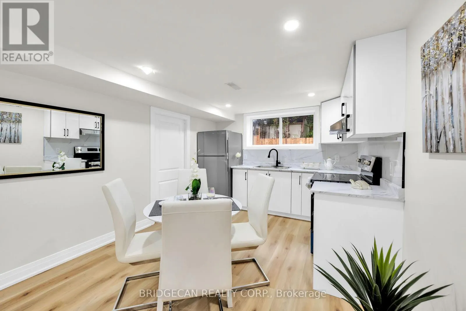 121 APPLEFORD ROAD
