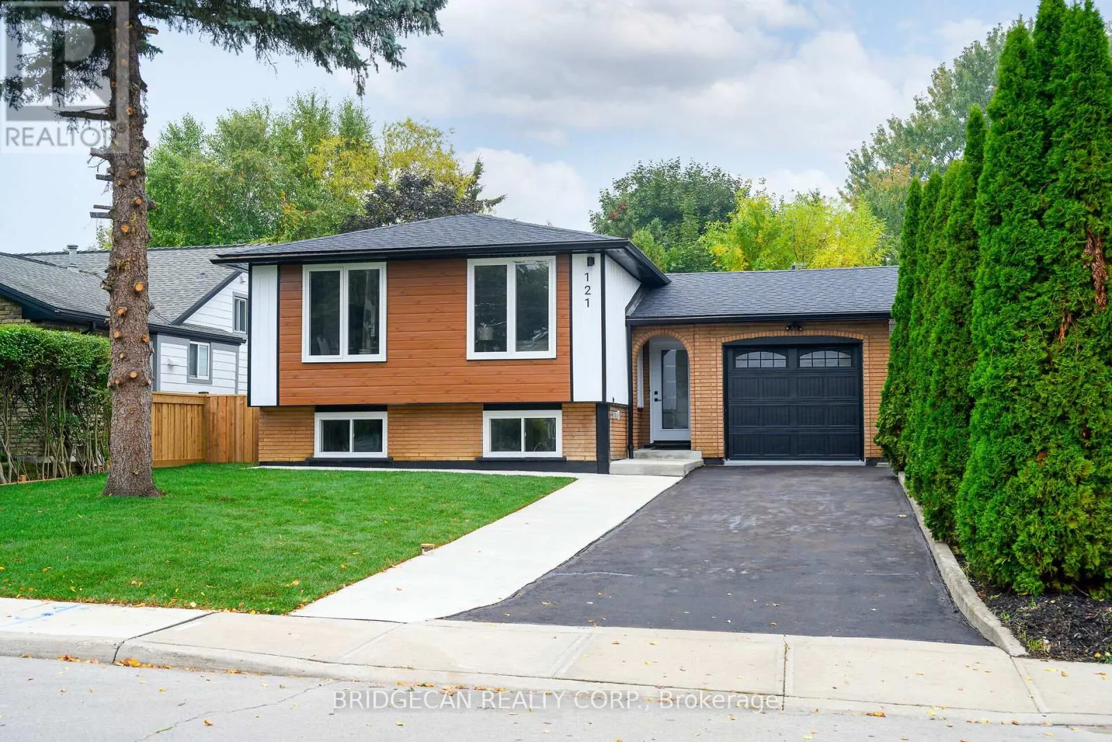 121 APPLEFORD ROAD