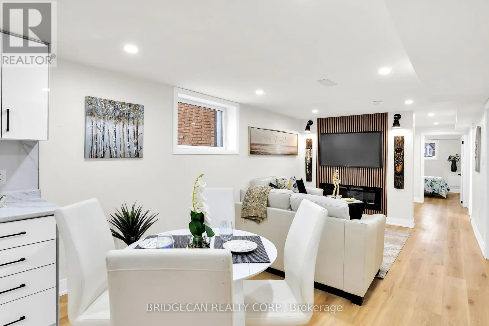 121 APPLEFORD ROAD