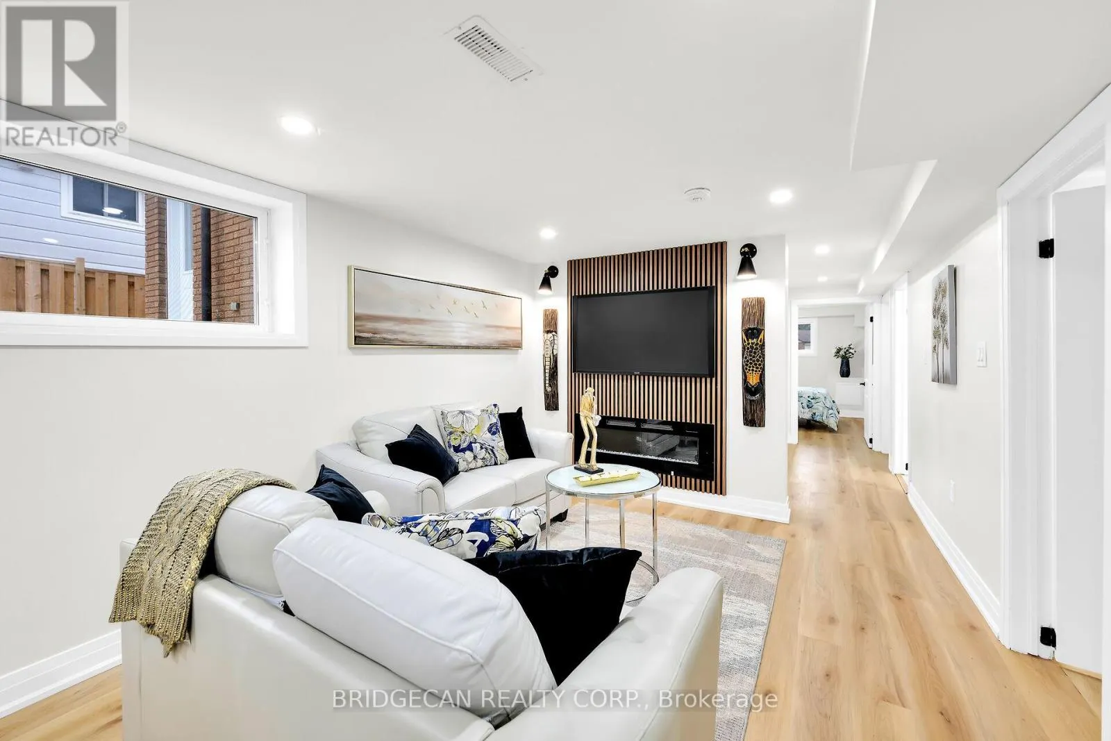121 APPLEFORD ROAD