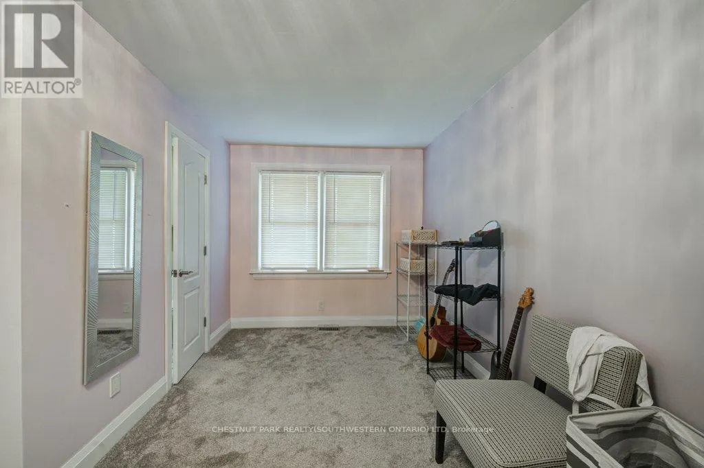 243 KING STREET E
