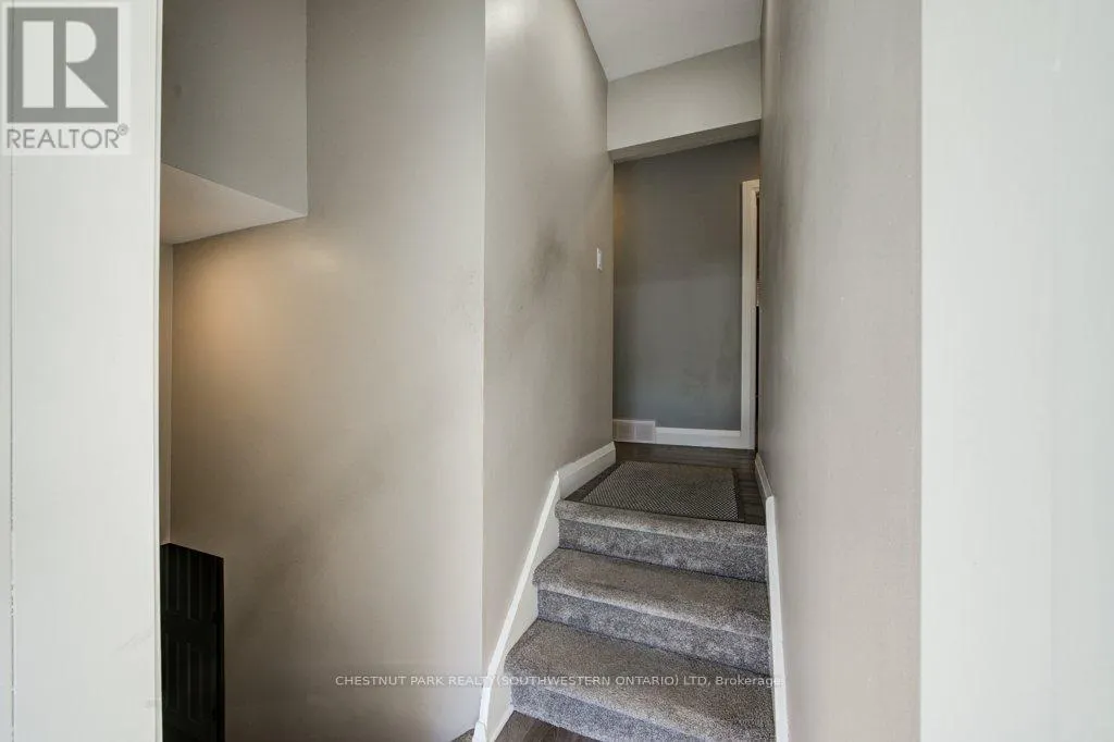 243 KING STREET E