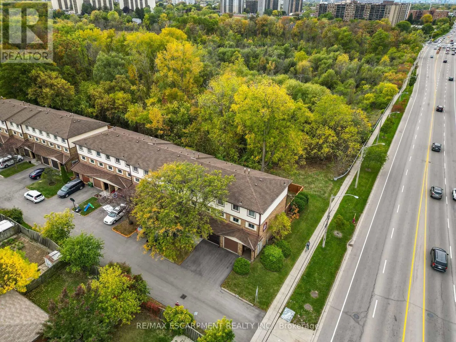1 - 34 BOW VALLEY DRIVE