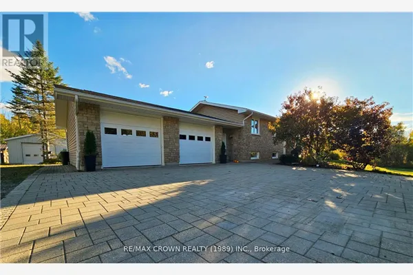 887 RIVER ROAD