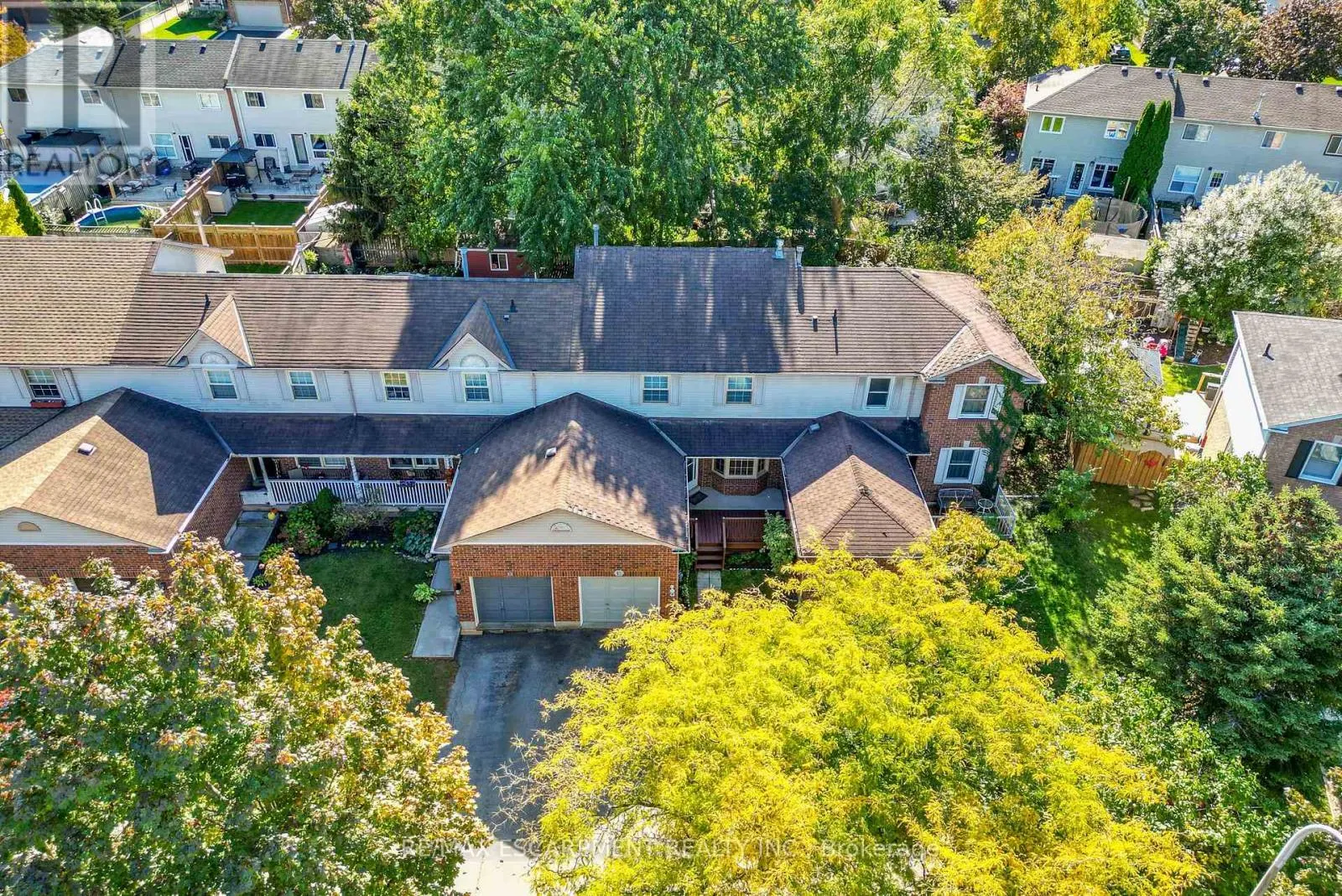 15 HEDGELAWN DRIVE