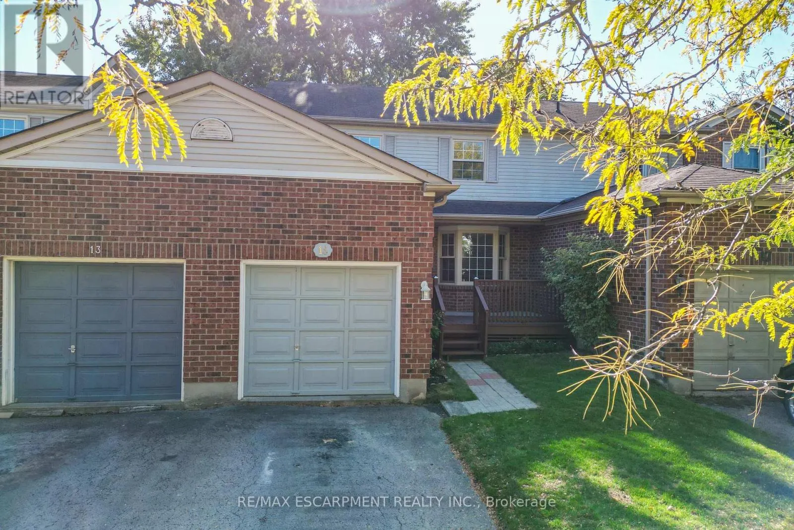 15 HEDGELAWN DRIVE