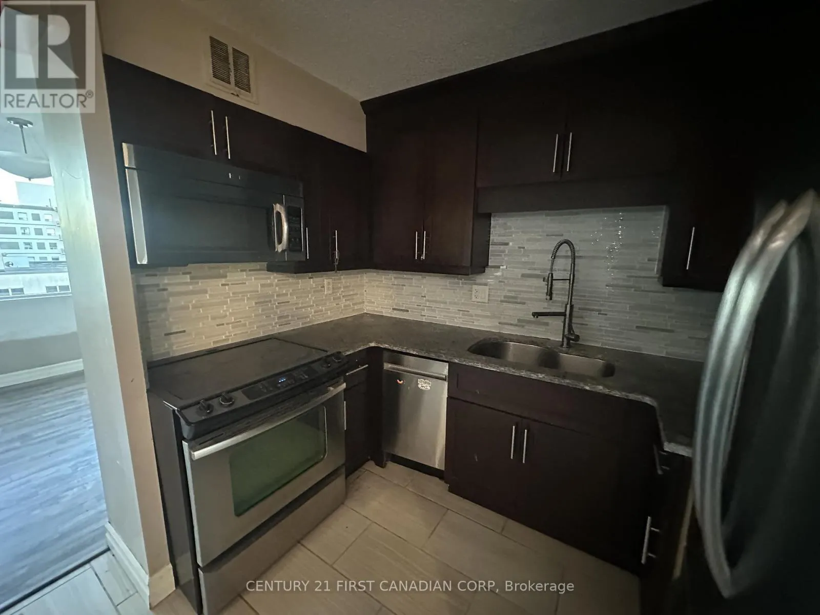 506 - 389 DUNDAS STREET, #506