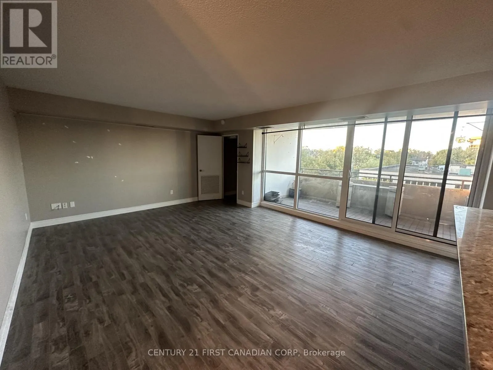 506 - 389 DUNDAS STREET, #506