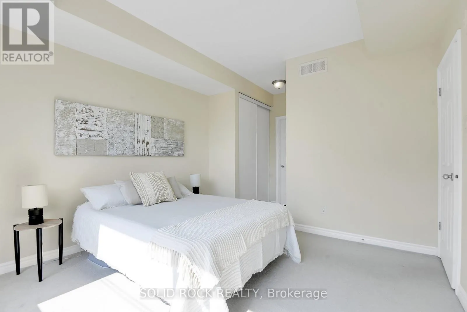 302 - 301 BAYROSE DRIVE