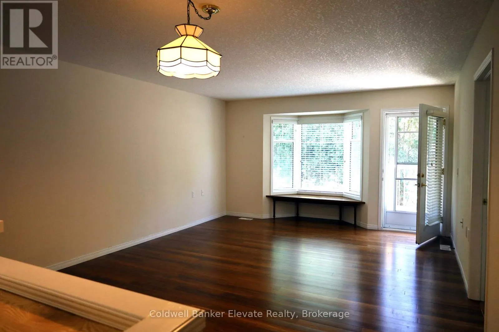 16 - 2705 KINGSWAY DRIVE