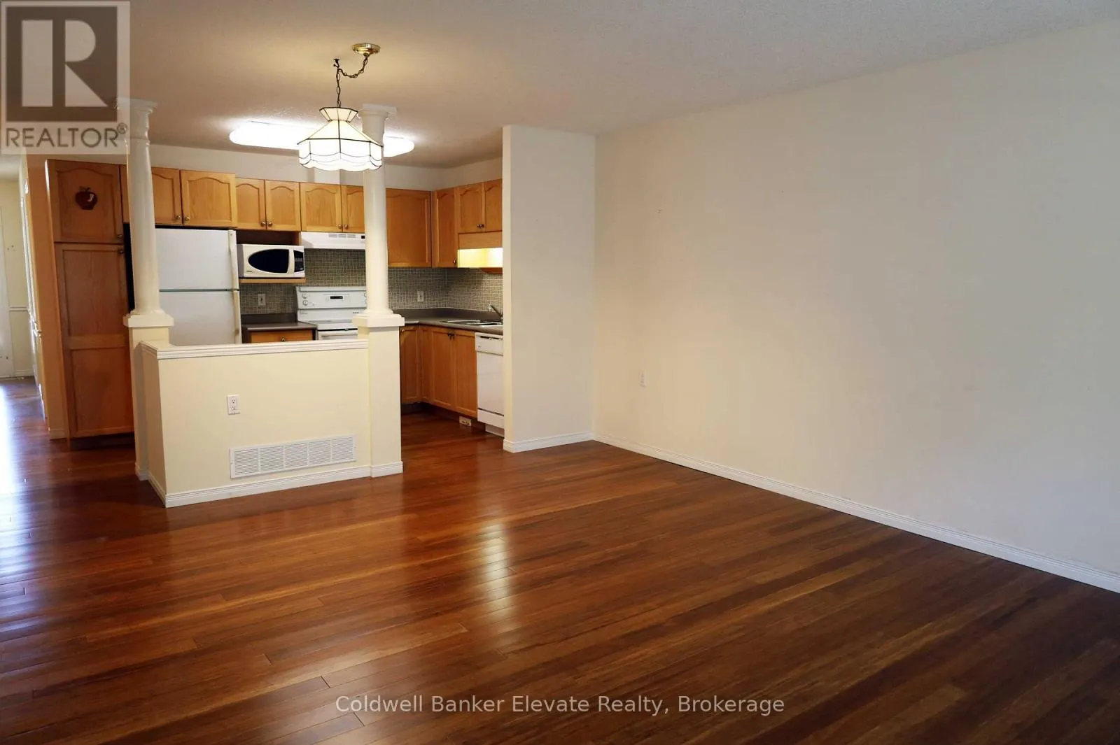 16 - 2705 KINGSWAY DRIVE