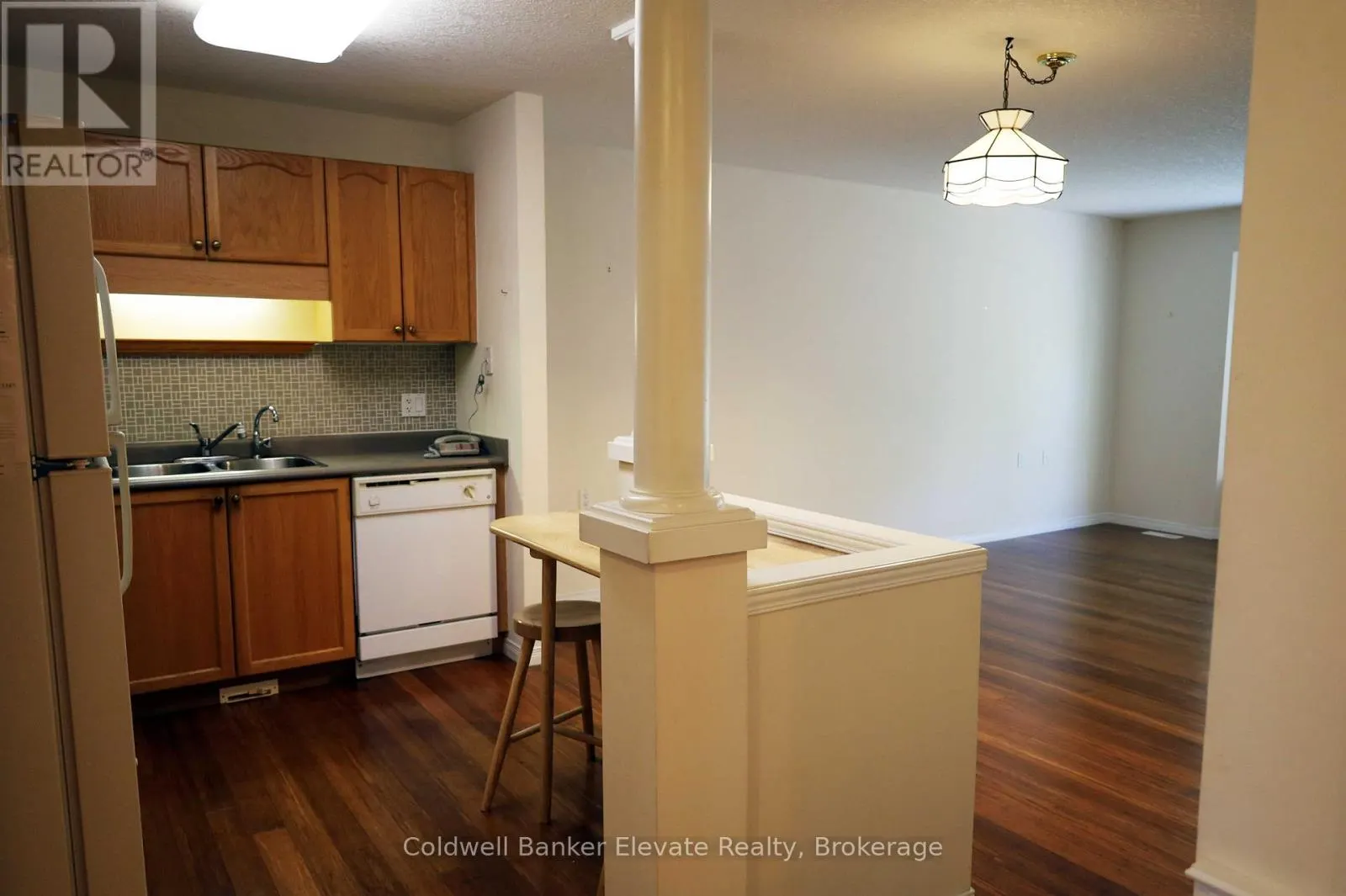 16 - 2705 KINGSWAY DRIVE