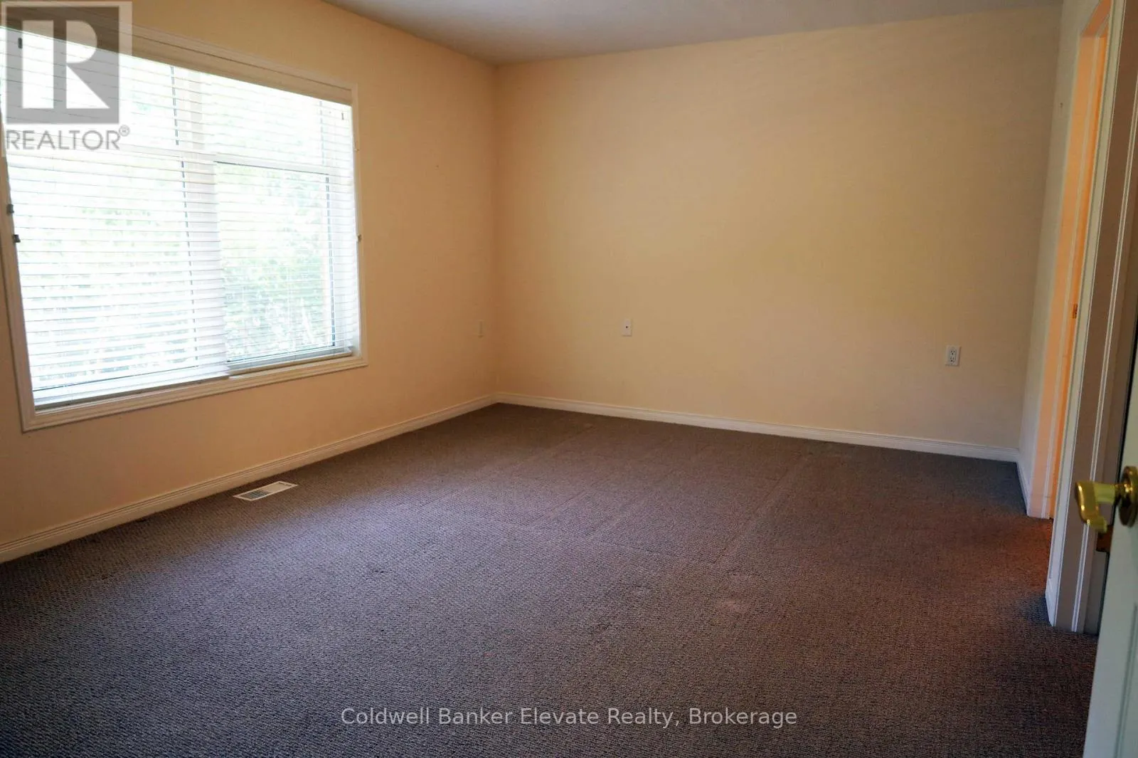 16 - 2705 KINGSWAY DRIVE