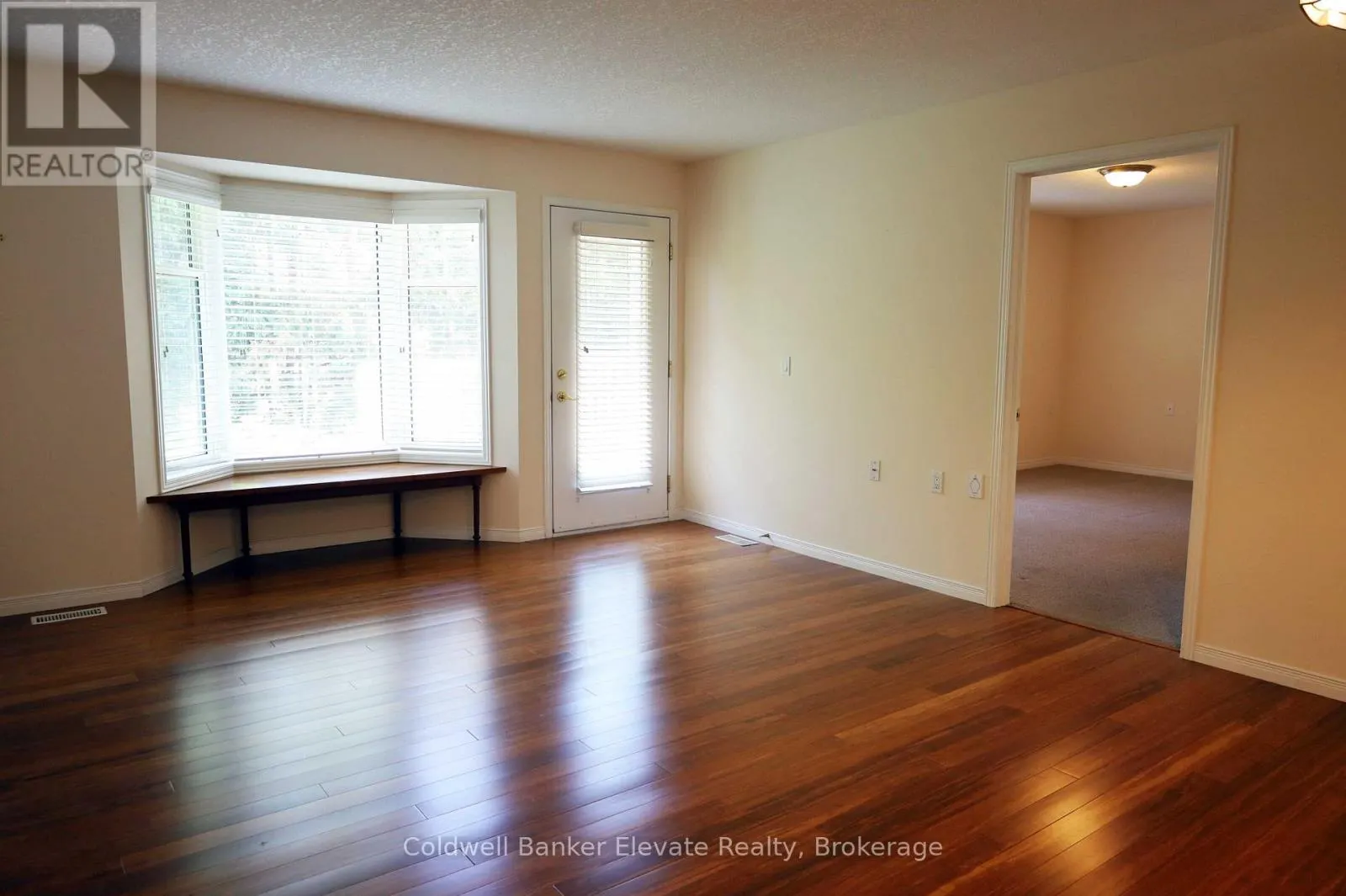 16 - 2705 KINGSWAY DRIVE