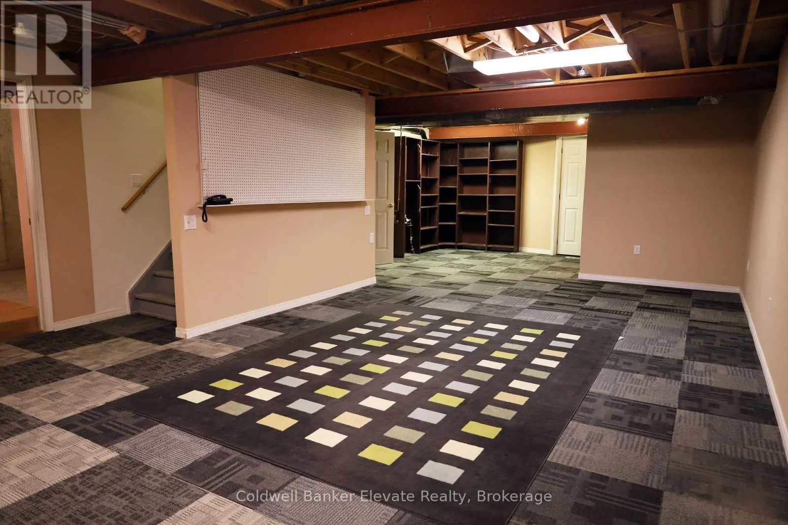 16 - 2705 KINGSWAY DRIVE