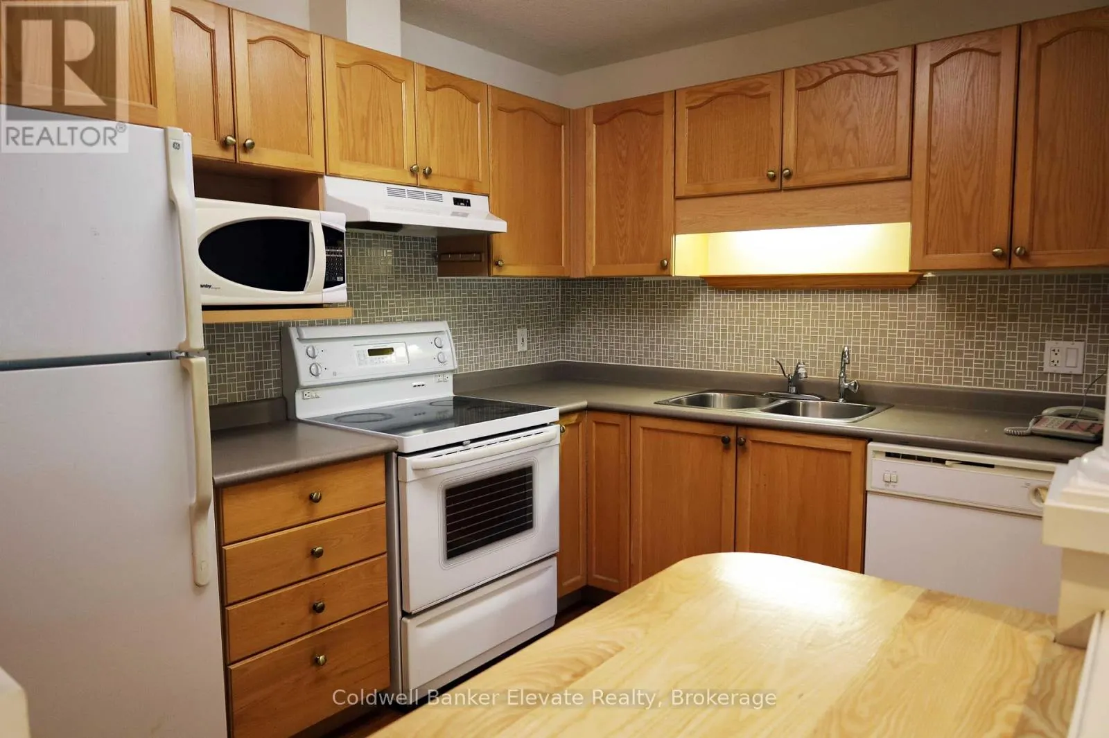 16 - 2705 KINGSWAY DRIVE