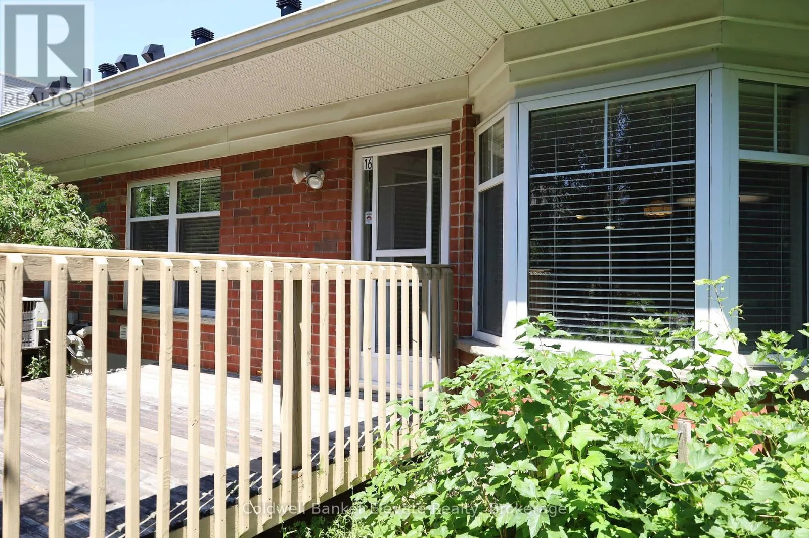 16 - 2705 KINGSWAY DRIVE