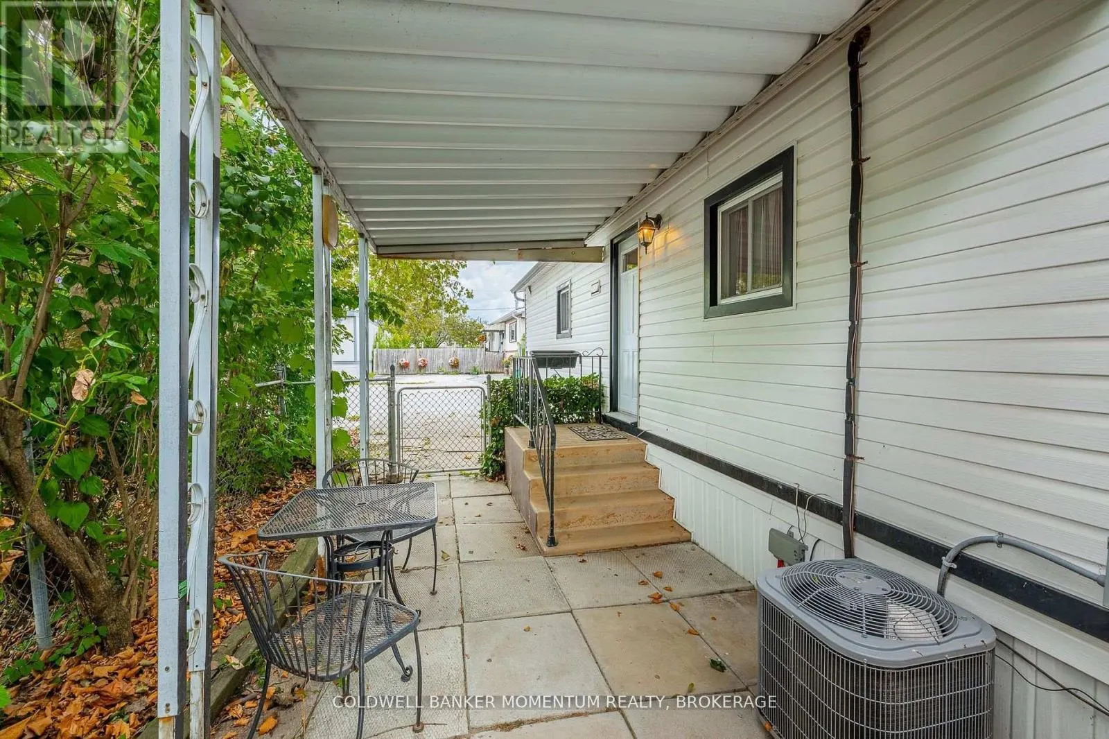 214 - 241 ST. PAUL STREET W, #214