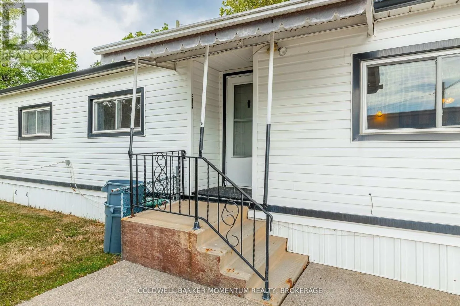 214 - 241 ST. PAUL STREET W, #214