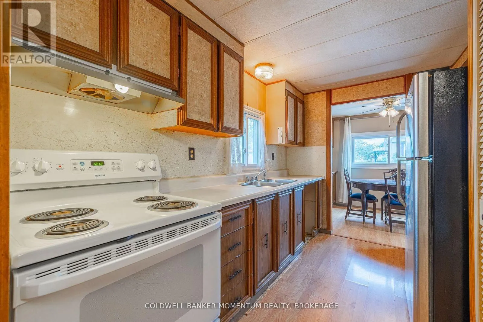 214 - 241 ST. PAUL STREET W, #214