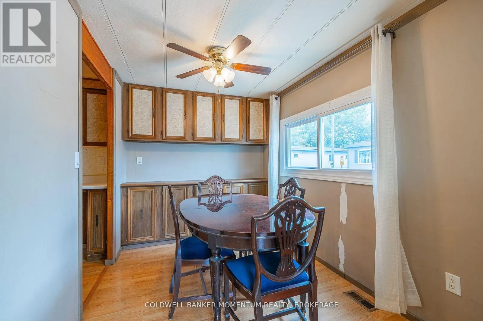 214 - 241 ST. PAUL STREET W, #214