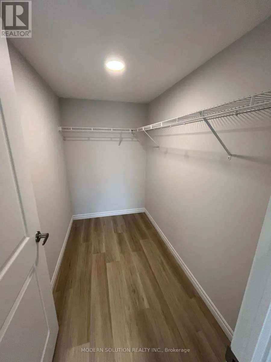 1006 - 425 WATSON PARKWAY N