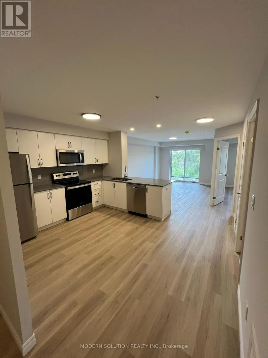 412 - 425 WATSON PARKWAY N