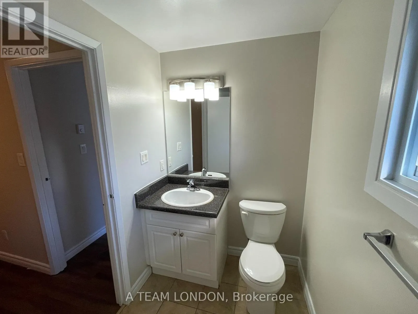 40 - 355 SANDRINGHAM CRESCENT, #40