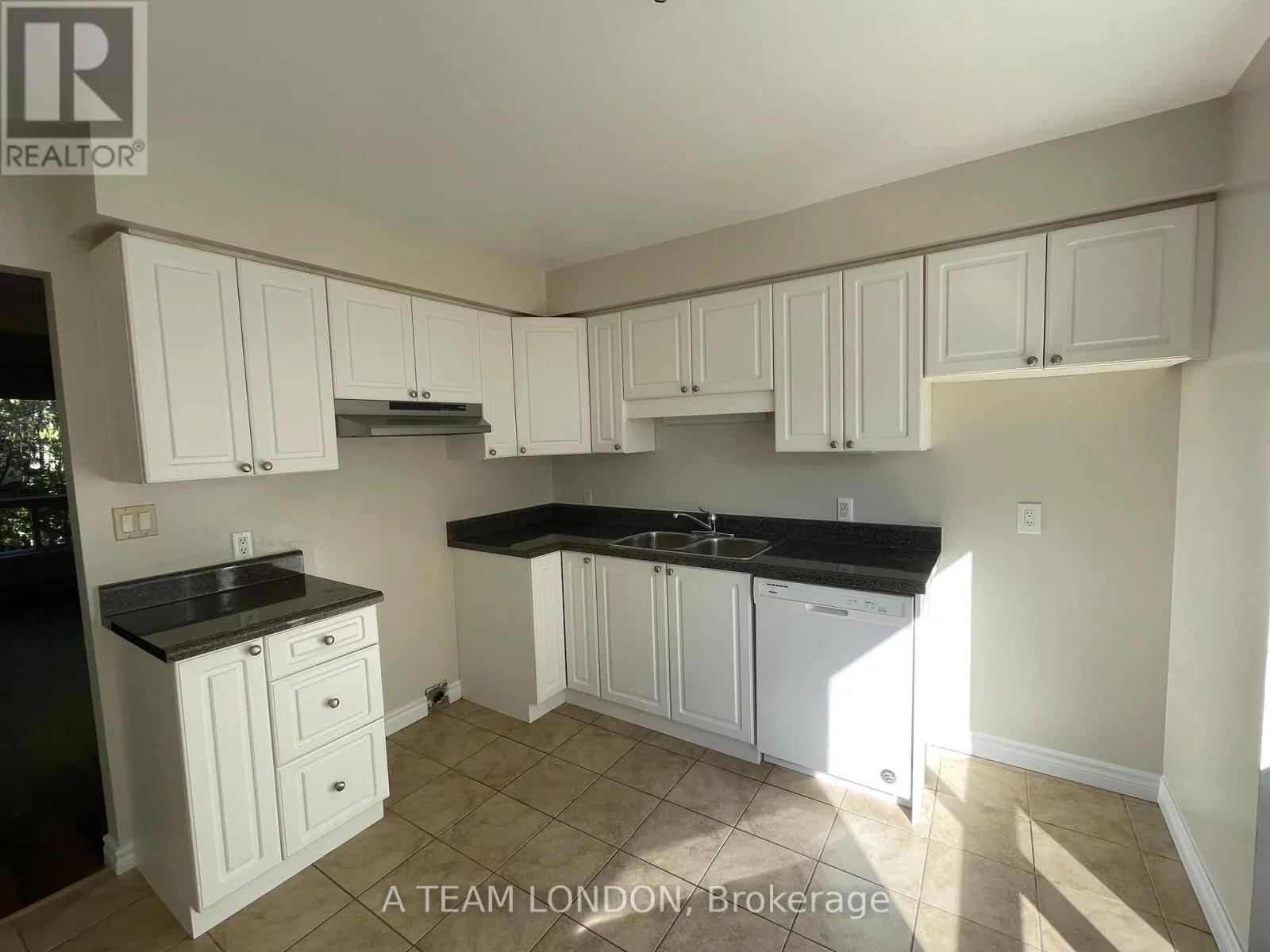 40 - 355 SANDRINGHAM CRESCENT, #40