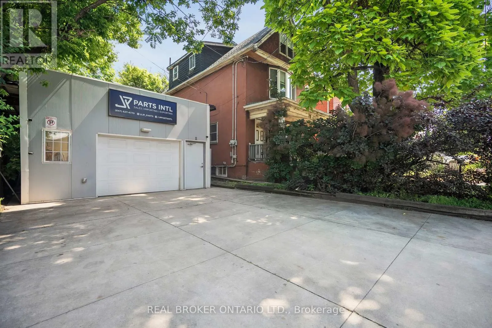 11 WHITFIELD AVENUE