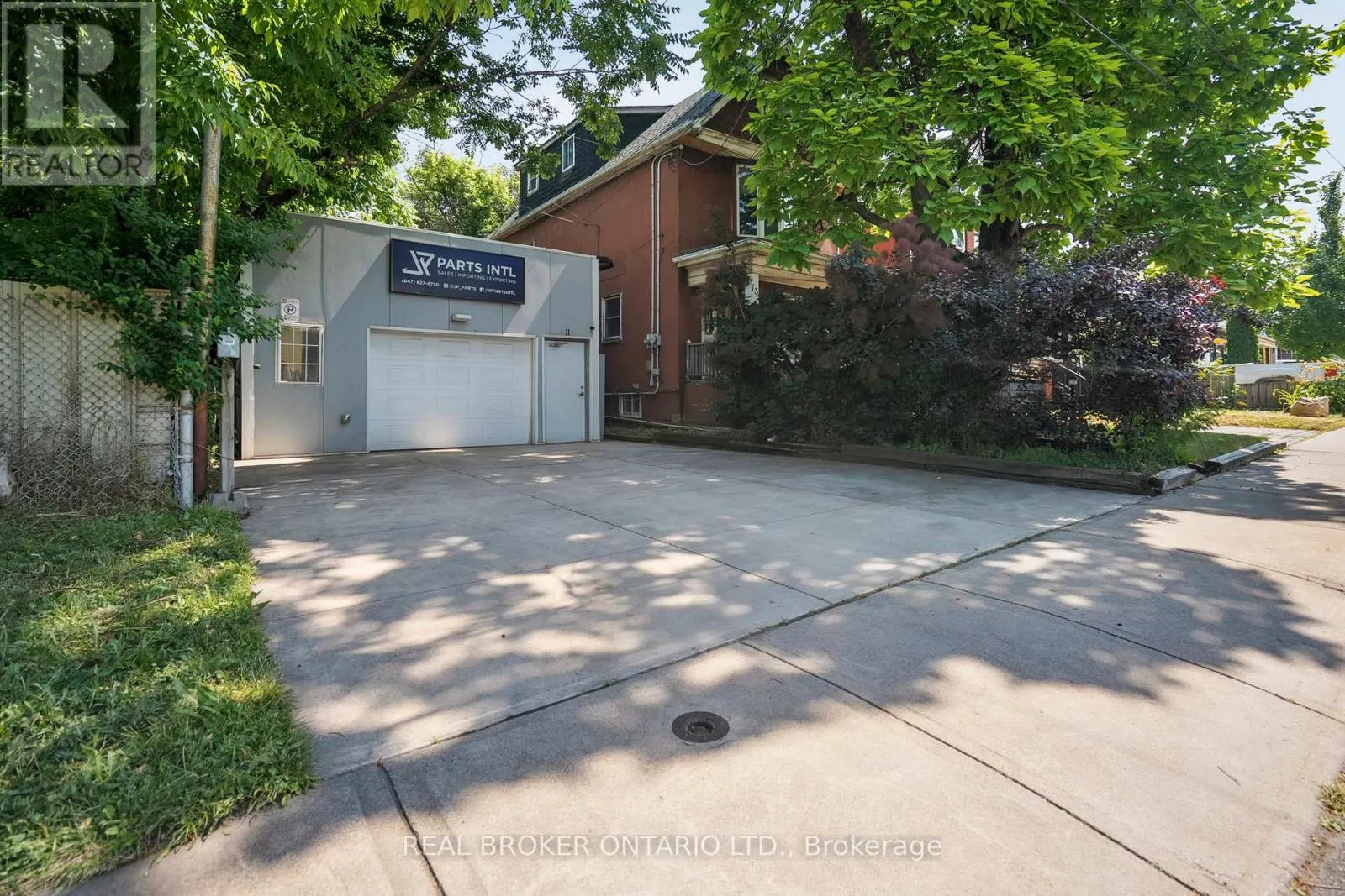 11 WHITFIELD AVENUE