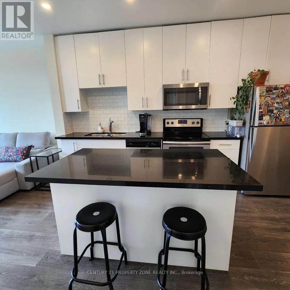 415 - 690 KING STREET W