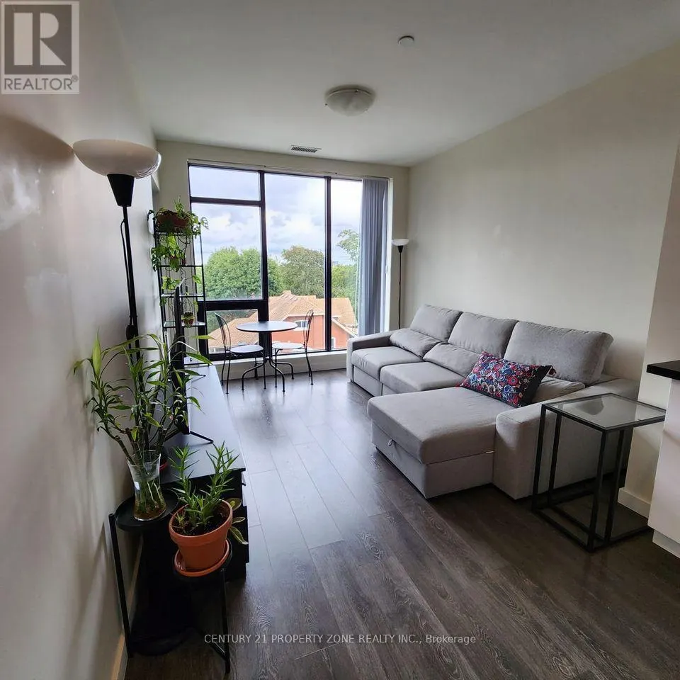 415 - 690 KING STREET W